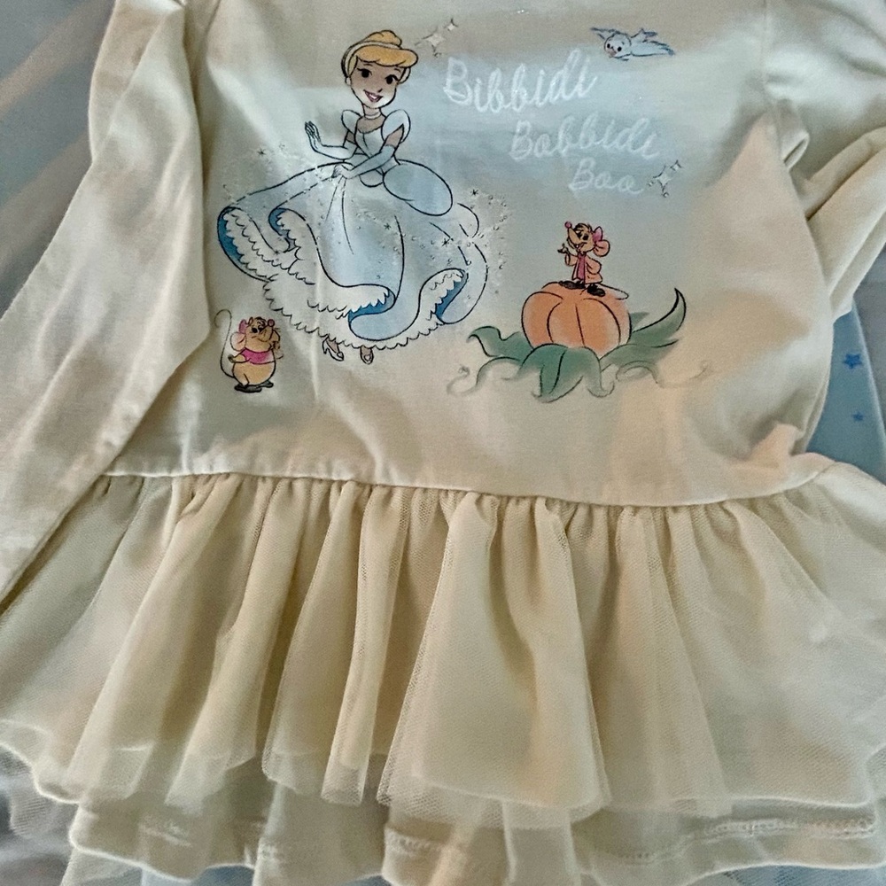 Disney Princess Two Pc. Long-Sleeve Pants Set for Size 5 Girls. - Picture 7 of 14